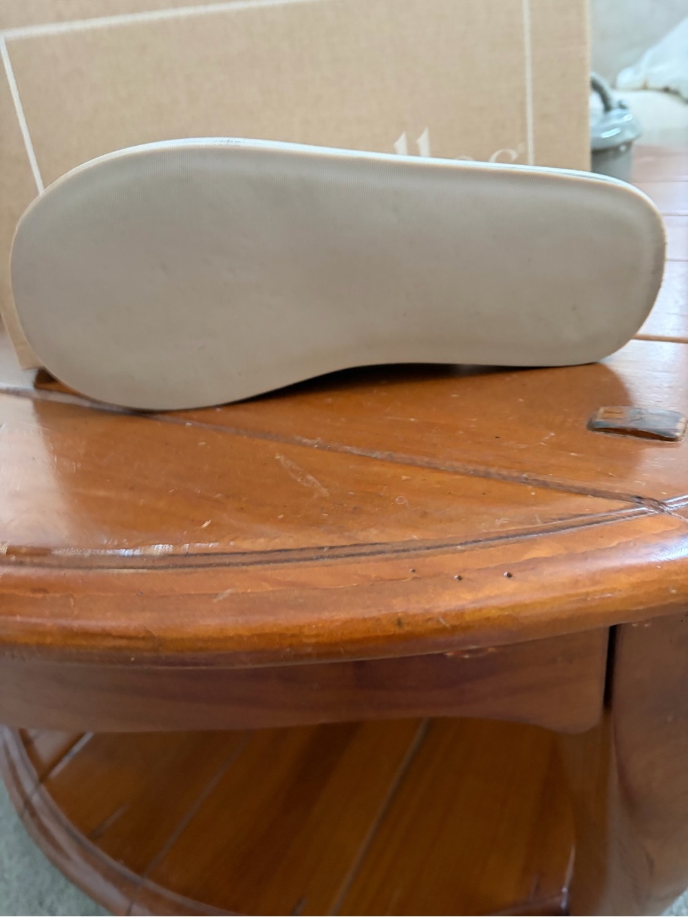 Seychelles Cream Leather Thong Sandals - Picture 4 of 8